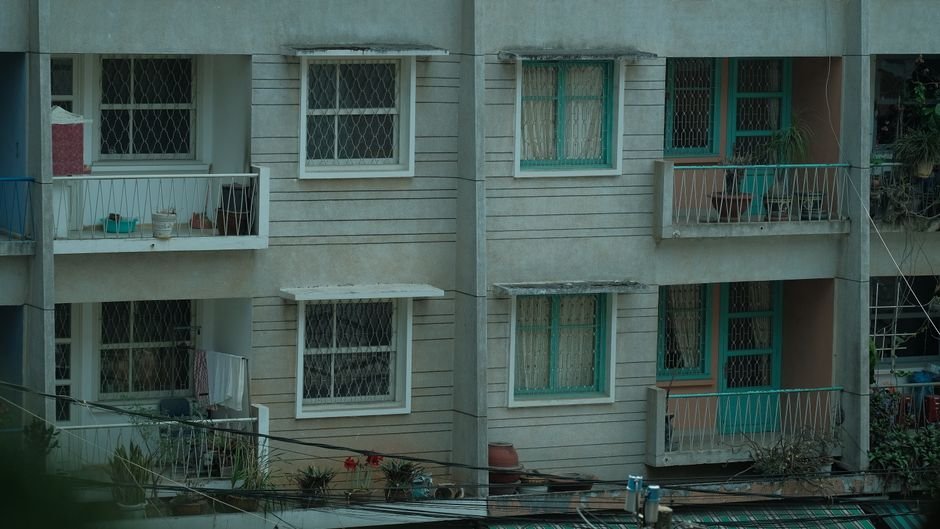 how to style a small apartment balcony in Sri Lanka